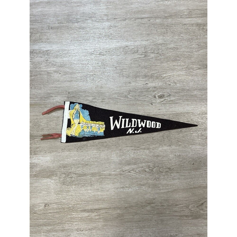 Vintage Wildwood New Jersey Shore 26'' Felt Pennant Pin Up Women Graphic 1930's